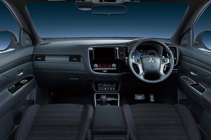 ブラック基調でスポーティな三菱アウトランダーPHEVの特別仕様車「BLACK Edition」発売