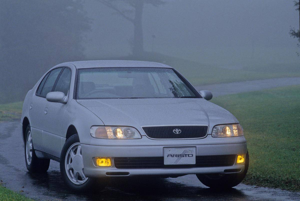 アリスト時代はバカ売れしたのになぜ衰退？　レクサスGSが消えるワケ