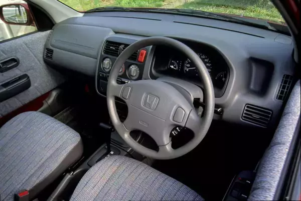 「CVTの夜明けを担った意欲作！　なのに１代限りで消滅した残念なクルマ４選」の画像