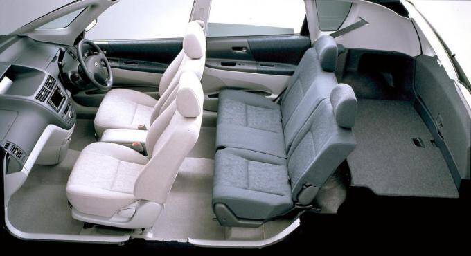 CVTの夜明けを担った意欲作！　なのに１代限りで消滅した残念なクルマ４選