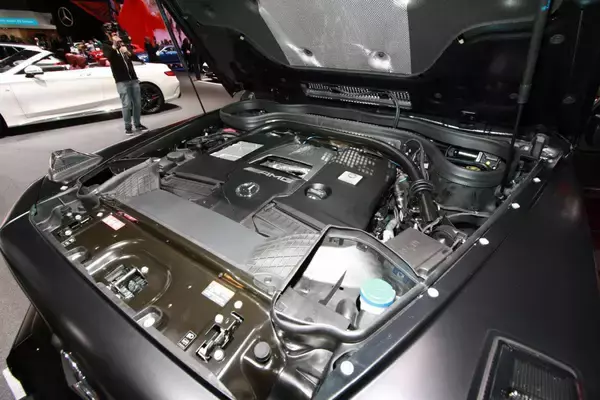 「「燃費激ワル」でも存在を「悪」とは呼ばないで！　ガソリン使いまくりの「衝撃燃費」現行車５選」の画像