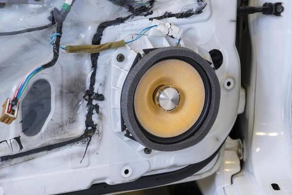 お手軽 激安で 音 がよくなる不思議 クルマの デッドニング とは 年6月日 エキサイトニュース