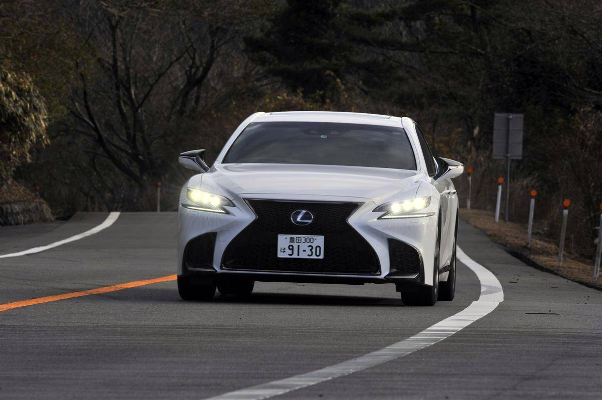 「ガソリン」と「ハイブリッド」！　同じ車種に両方あるなら走りがいいのはドッチ？