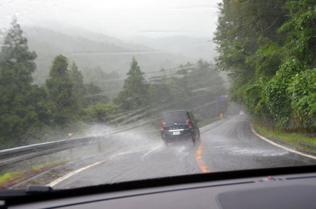 ナメてかかると命を落とす 梅雨時期に起こりうる 冠水道路 で立ち往生したときの正解とは 年6月21日 エキサイトニュース