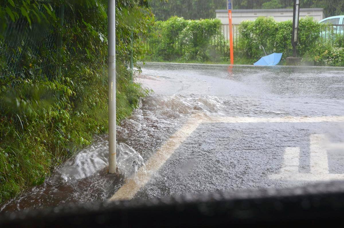 ナメてかかると命を落とす 梅雨時期に起こりうる 冠水道路 で立ち往生したときの正解とは 年6月21日 エキサイトニュース