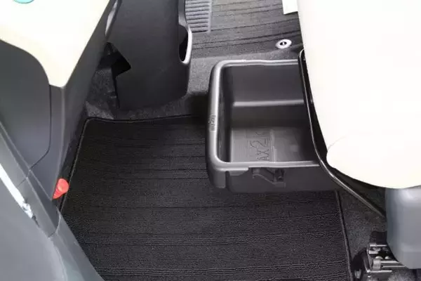 「日本車ってやっぱりスゴかった！　世界の誰もマネできない「超おもてなし」装備７選」の画像