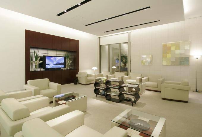 「おもてなし」が原則ゆえのコロナ禍での苦しい事情！　実質販売活動停止のとあるレクサス店の苦悩