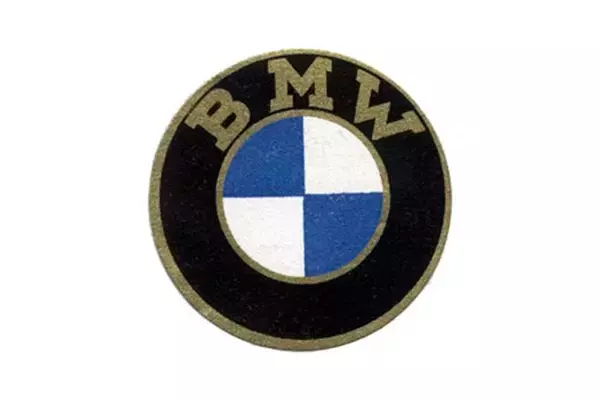 「ひと目で「家族」とわかる同じ顔は「腎臓」！　BMWの「キドニーグリル」が誕生した理由」の画像