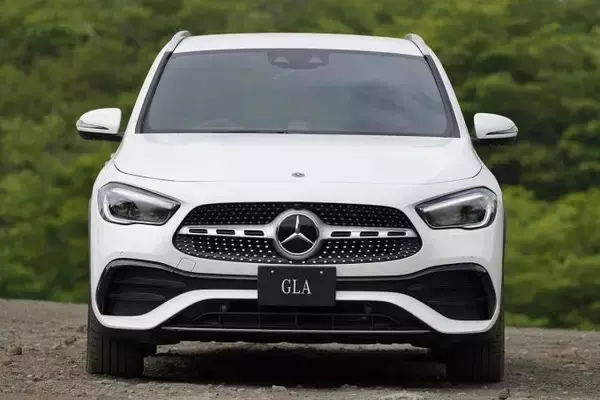 「メルセデス・ベンツの人気SUV「GLA」が２代目に進化！　完全新型「GLB」もラインアップに追加」の画像