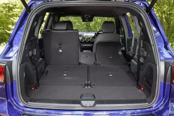 「メルセデス・ベンツの人気SUV「GLA」が２代目に進化！　完全新型「GLB」もラインアップに追加」の画像