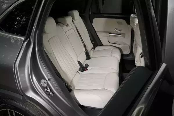 「メルセデス・ベンツの人気SUV「GLA」が２代目に進化！　完全新型「GLB」もラインアップに追加」の画像