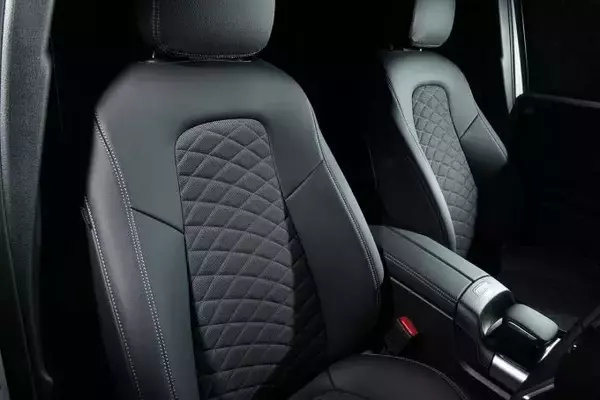 「メルセデス・ベンツの人気SUV「GLA」が２代目に進化！　完全新型「GLB」もラインアップに追加」の画像