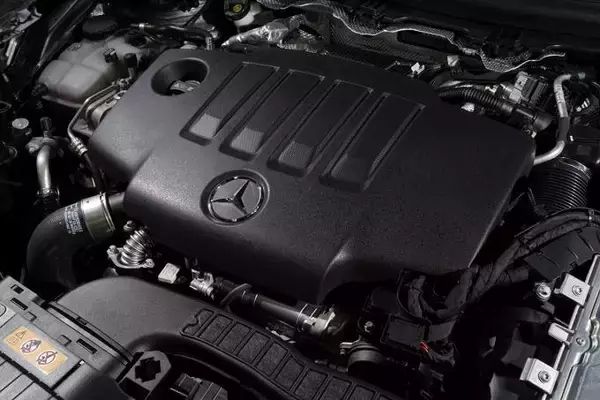 「メルセデス・ベンツの人気SUV「GLA」が２代目に進化！　完全新型「GLB」もラインアップに追加」の画像