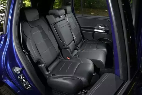 「メルセデス・ベンツの人気SUV「GLA」が２代目に進化！　完全新型「GLB」もラインアップに追加」の画像