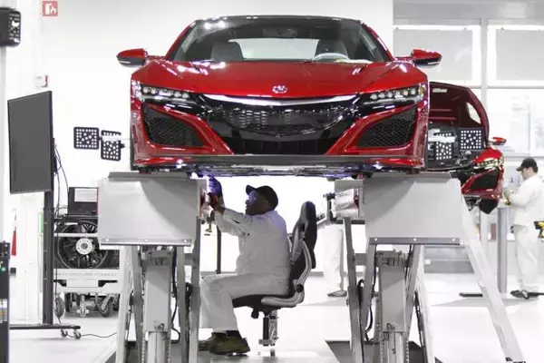 「フェラーリやランボルギーニのほうが圧倒的に売れている！　月販一桁台もあるホンダNSXが売れない謎」の画像