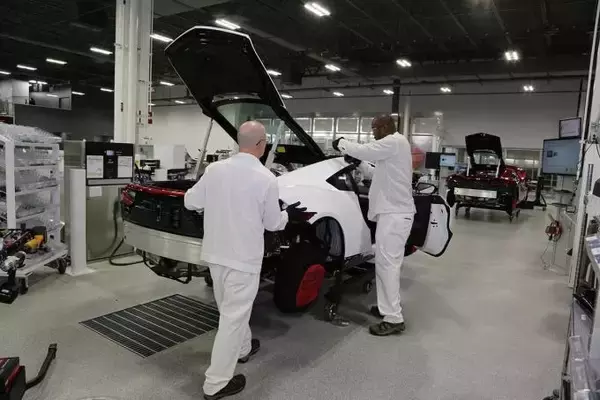 「フェラーリやランボルギーニのほうが圧倒的に売れている！　月販一桁台もあるホンダNSXが売れない謎」の画像