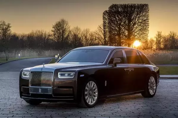 「「後席重視」の常識に大きな変化！　いま高級セダンが続々「スポーティな走り」を追求するワケ」の画像