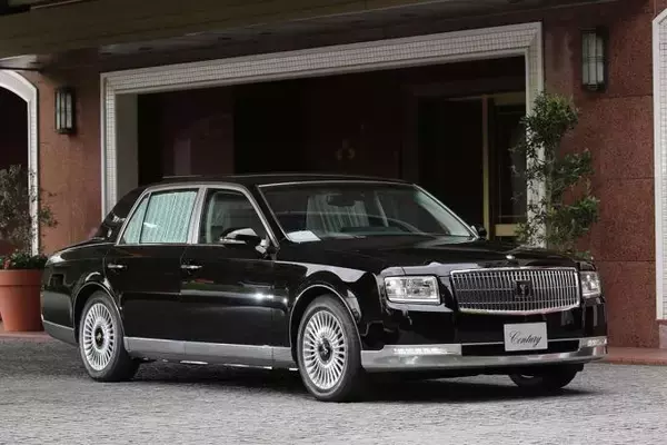 「「後席重視」の常識に大きな変化！　いま高級セダンが続々「スポーティな走り」を追求するワケ」の画像