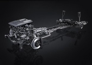 新型レクサスLSが世界初公開！　静粛性と乗り心地を進化させ最先端の高度運転支援技術も搭載