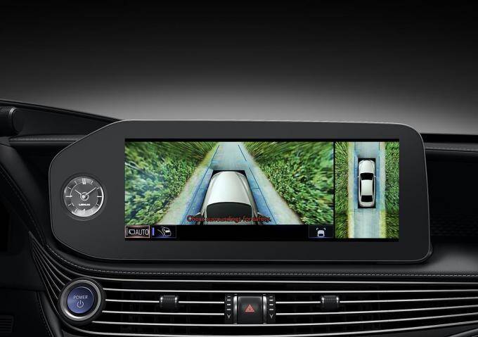 新型レクサスLSが世界初公開！　静粛性と乗り心地を進化させ最先端の高度運転支援技術も搭載