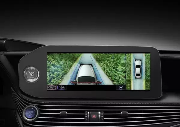 「新型レクサスLSが世界初公開！　静粛性と乗り心地を進化させ最先端の高度運転支援技術も搭載」の画像