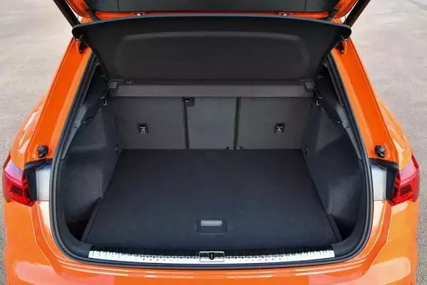 「新型アウディQ3が8月19日に発売！　SUV初となるスポーツバックも設定」の画像