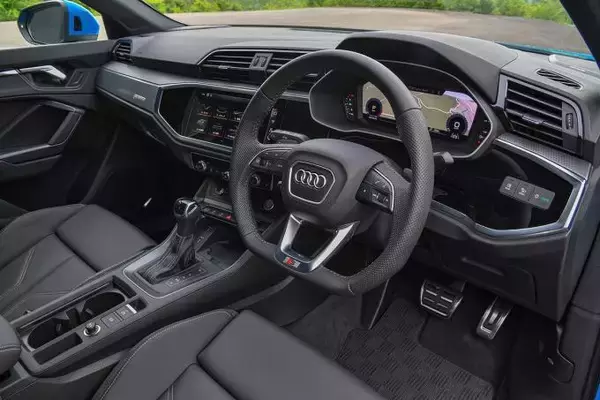 「新型アウディQ3が8月19日に発売！　SUV初となるスポーツバックも設定」の画像