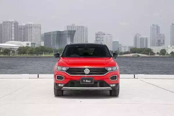 「ボディサイズはゴルフ並み！　VWの新型SUV「T-ROC」が日本市場で発売」の画像
