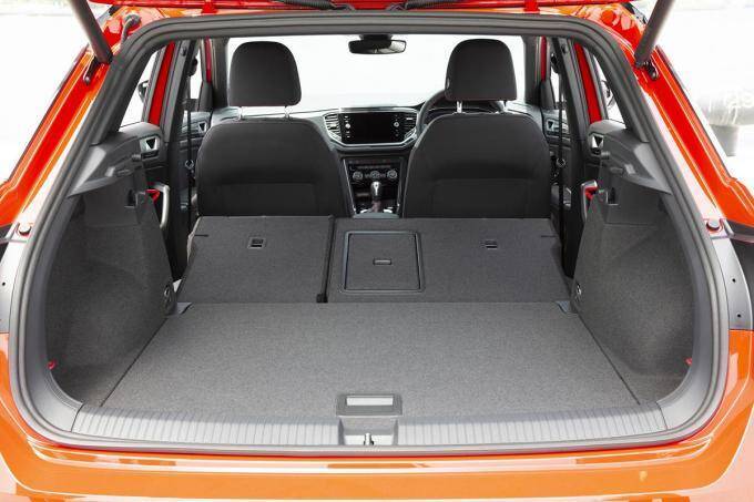 ボディサイズはゴルフ並み！　VWの新型SUV「T-ROC」が日本市場で発売