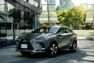 レクサスNXに専用カラーで仕立てた2タイプの特別仕様車を設定　全車仕様向上も実施