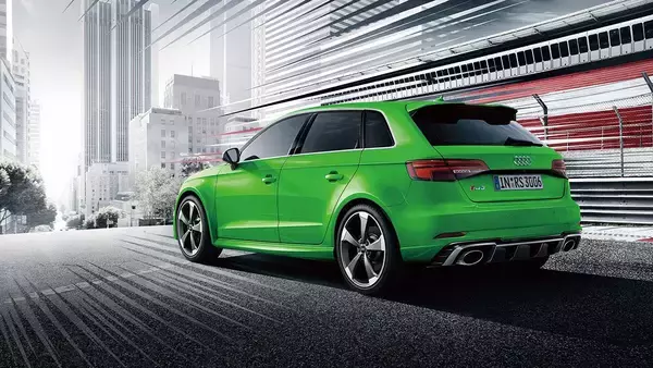 「じつに２年ぶりの販売！　アウディRS3スポーツバック＆セダンが日本市場に復活」の画像