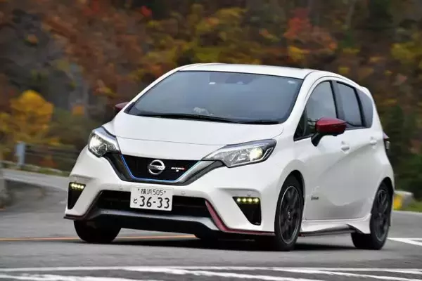 「自動点灯が「義務化」なのにいつ使う？　ヘッドライトの「AUTO」以外に「スモール」と「オン」があるワケ」の画像