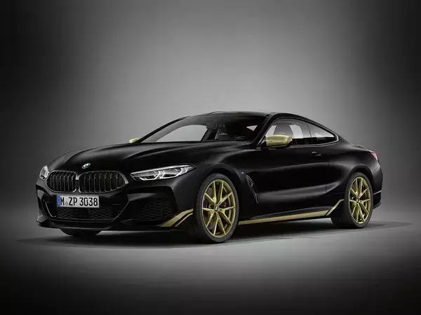 BMW 8シリーズにゴールドのアクセントをプラスした限定車「エディション・ゴールデン・サンダー」発売