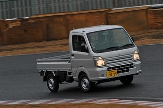 「安い」「壊れない」「走りも楽しい」って凄すぎない？　ニッポンの軽トラックがとてつもなく優秀なワケ