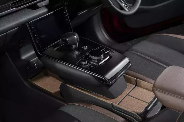 「大注目のマツダMX-30が今秋日本市場へ導入決定！　マイルドHVもラインアップに追加」の画像