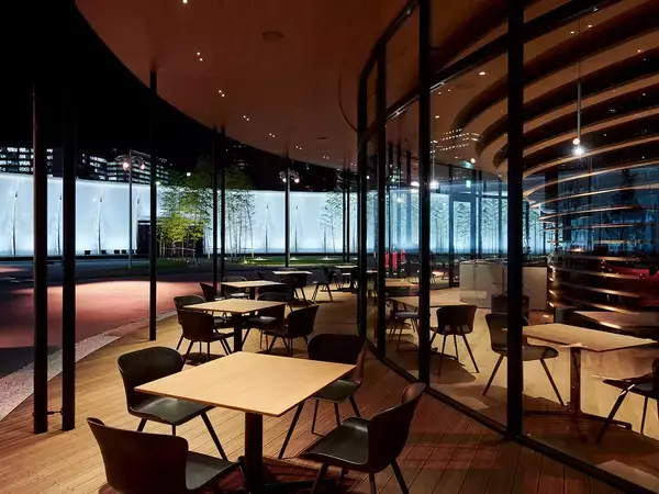 「日産が思い描く未来を体感できる施設「ニッサン パビリオン」が期間限定オープン」の画像