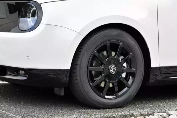 「これってコンセプトカー？　まもなく発売のHonda eがあまりに未来的すぎた！　【詳細紹介】」の画像