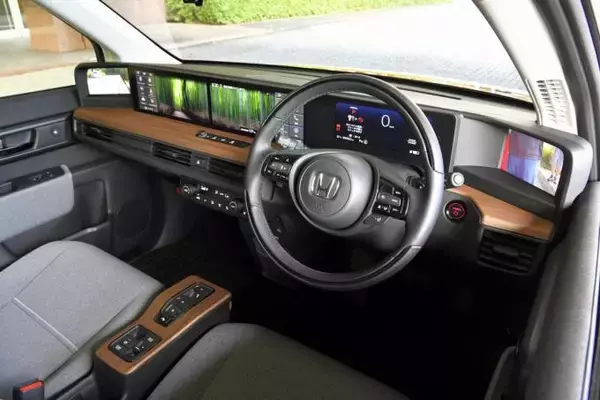 「これってコンセプトカー？　まもなく発売のHonda eがあまりに未来的すぎた！　【詳細紹介】」の画像
