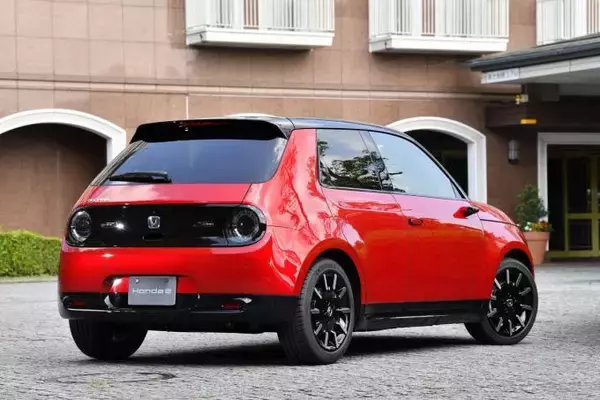 「これってコンセプトカー？　まもなく発売のHonda eがあまりに未来的すぎた！　【詳細紹介】」の画像