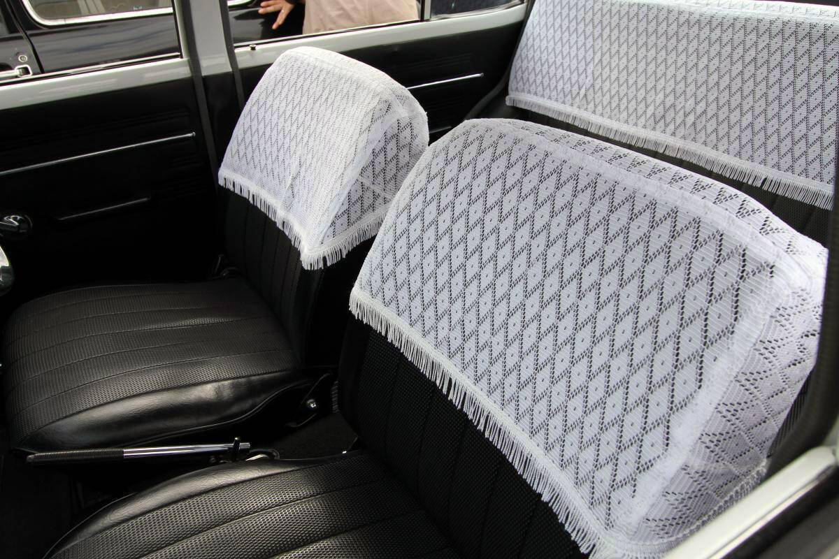 「あえて」なのか「できない」のか？　よく考えると「スポーツカー」には採用されない装備10選