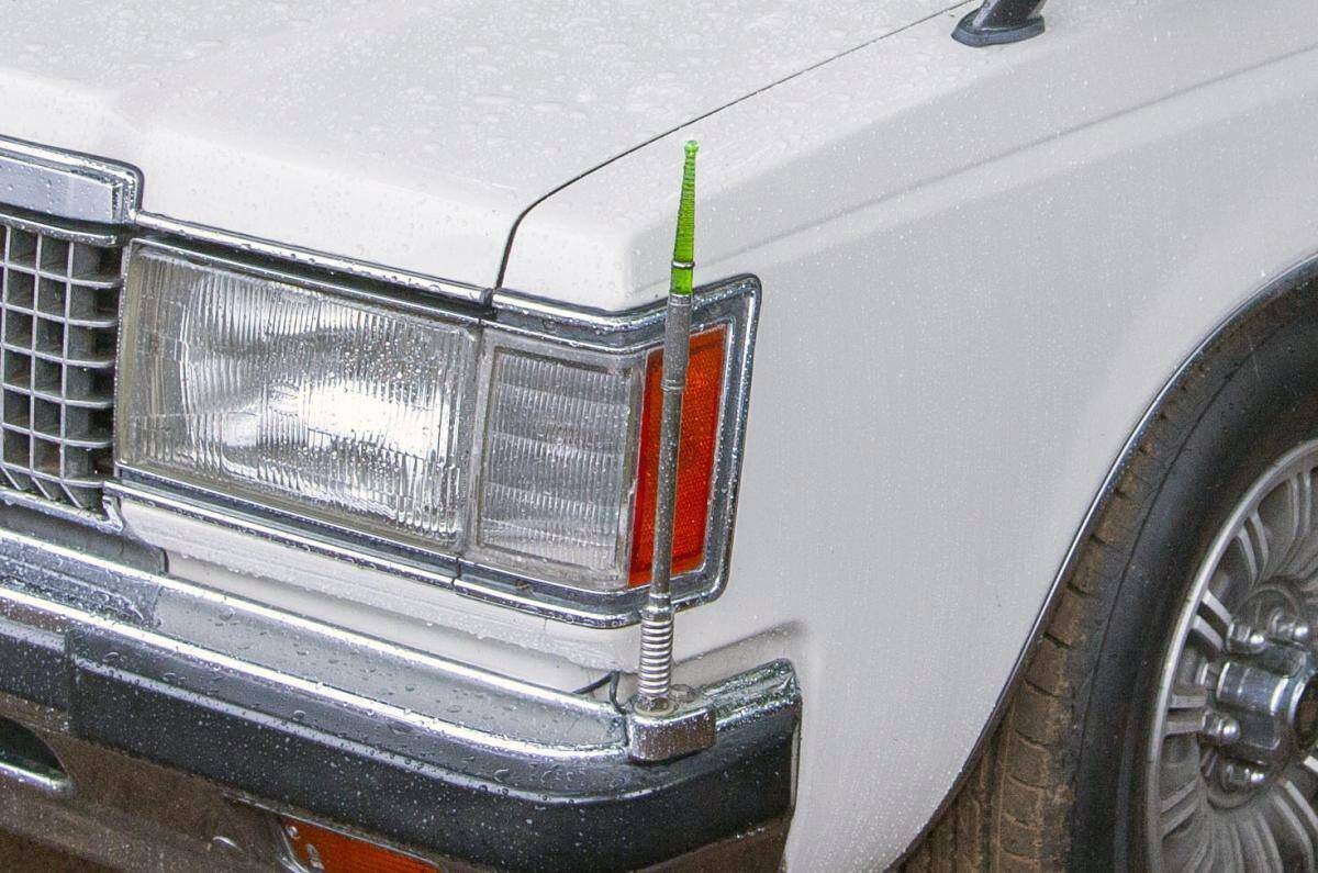 「あえて」なのか「できない」のか？　よく考えると「スポーツカー」には採用されない装備10選