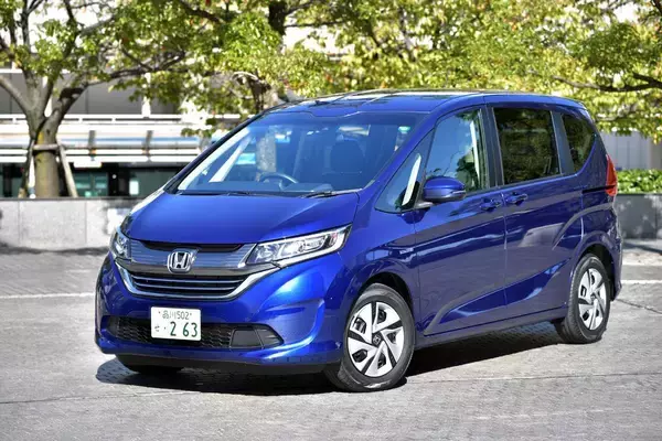 「トヨタ・シエンタが人気の理由とは？　ファンベースやライバルのホンダ・フリードとの違いを解説」の画像