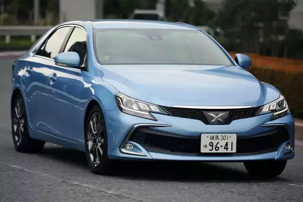 「カローラにレガシィにプリウスまで！　スーパーGTに参戦した「4ドア」ベースのマシン６台」の画像