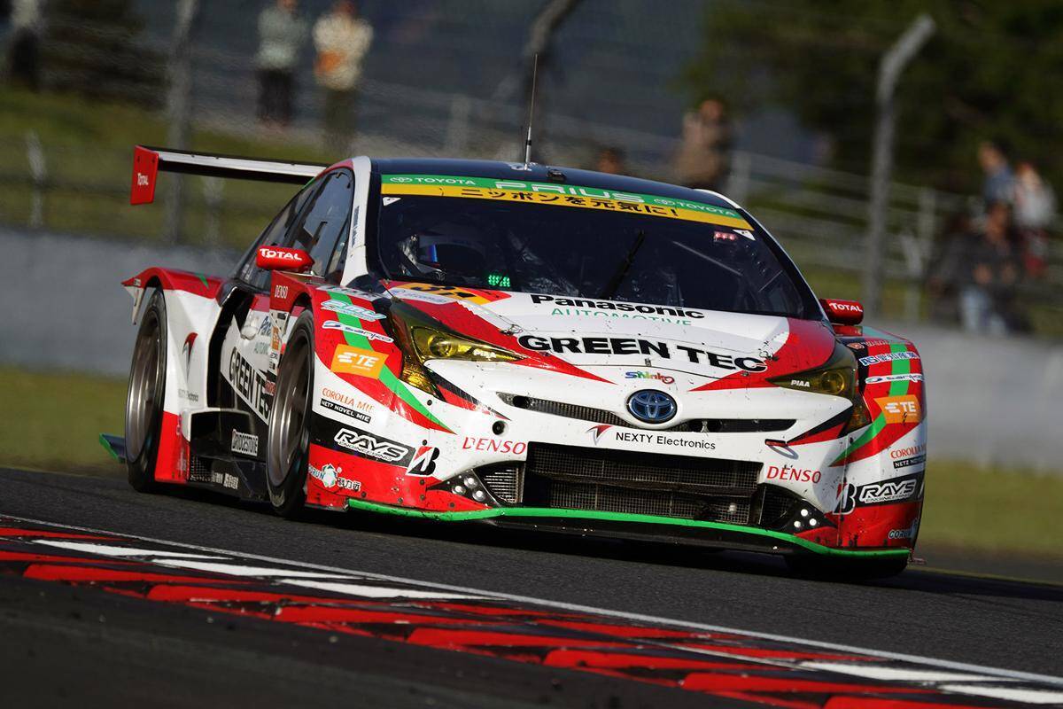 カローラにレガシィにプリウスまで！　スーパーGTに参戦した「4ドア」ベースのマシン６台