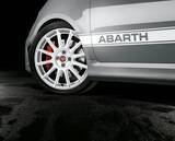 「アバルト595をさらにモディファイした限定車「エッセエッセ」が305台限定で登場」の画像3