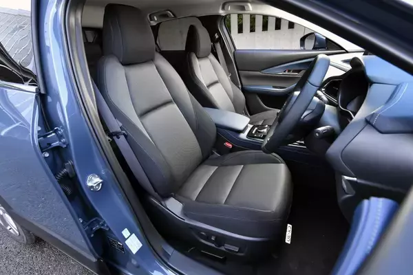 「「１番いいヤツもってきて」はちょっと待て！　お金があっても「最上級グレード」がベストとは限らないクルマ４選」の画像