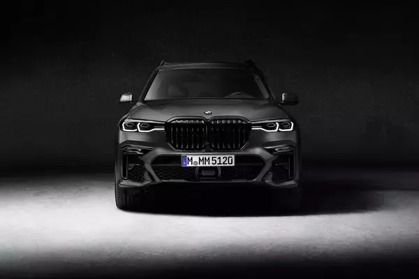 「BMW X7に漆黒の限定車「エディション・ダークシャドウ」を設定し７台限定で発売」の画像