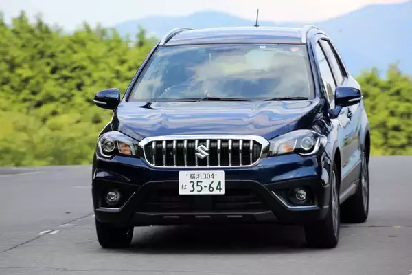 「乗った瞬間「走りマニア」も唸る！　実用車の「仮面」を被った「隠れスポーティ」名車５選」の画像