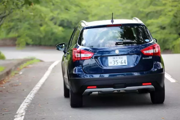 「乗った瞬間「走りマニア」も唸る！　実用車の「仮面」を被った「隠れスポーティ」名車５選」の画像