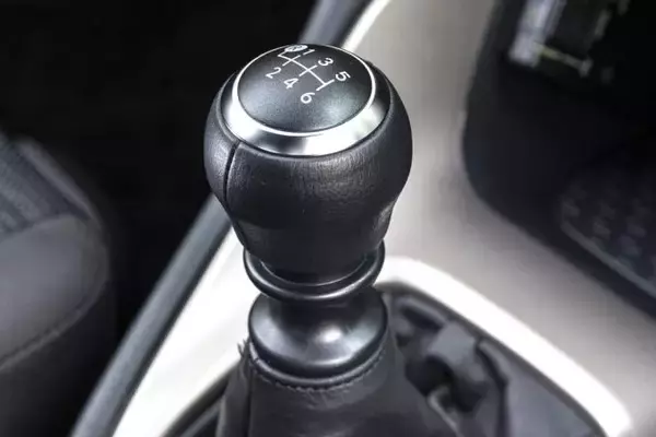 「乗った瞬間「走りマニア」も唸る！　実用車の「仮面」を被った「隠れスポーティ」名車５選」の画像